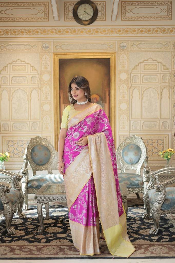 Kanjivaram Silk Pink Saree with Zari Weaving Work with Blouse ClothsVilla