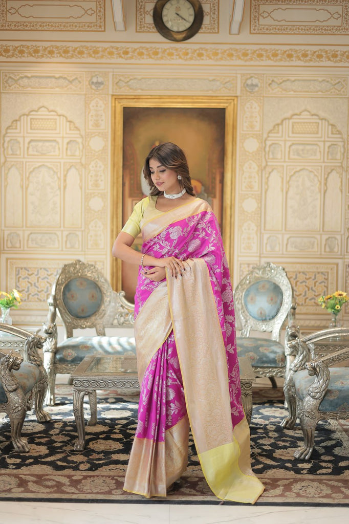 Kanjivaram Silk Pink Saree with Zari Weaving Work with Blouse ClothsVilla