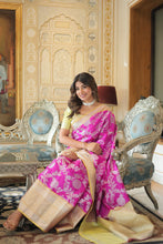 Load image into Gallery viewer, Kanjivaram Silk Pink Saree with Zari Weaving Work with Blouse ClothsVilla