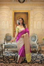 Load image into Gallery viewer, Kanjivaram Silk Pink Saree with Zari Weaving Work ClothsVilla