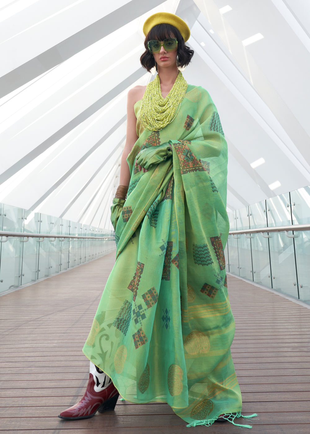 Light Green Elegant Linen Silk Saree – Breathable & Stylish with Blouse Piece ClothsVilla