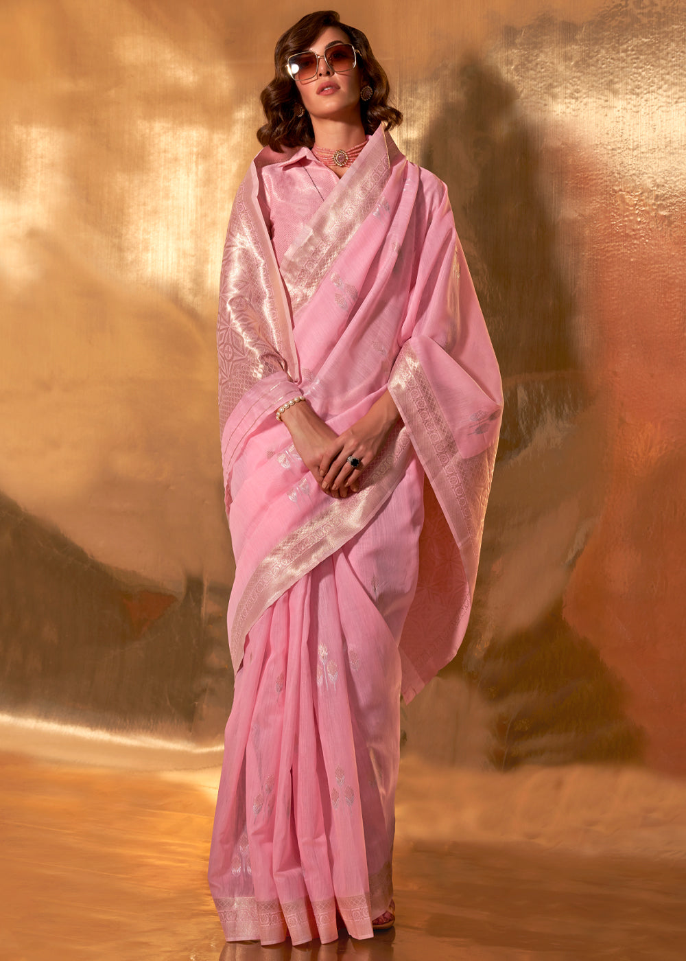 Light Pink Royal Banarasi Silk Saree with Contrast Border & Designer Pallu – Wedding Special Secondary image