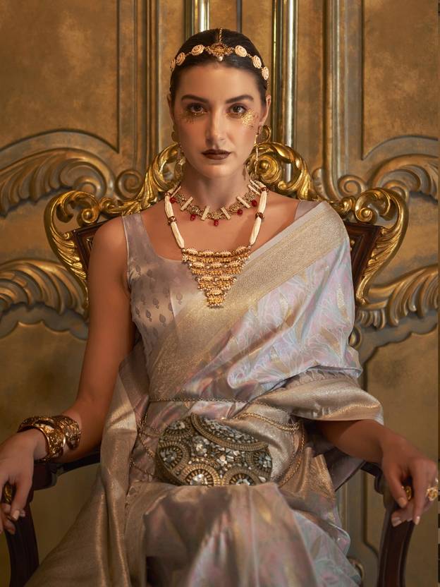 Light Purple Classic Banarasi Silk Blend Saree – Perfect for Weddings & Festive Occasions ClothsVilla