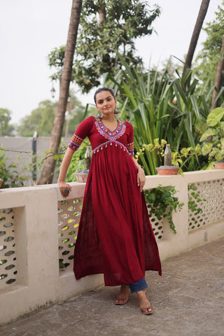 Maroon 14 Kg Rayon Kutchi Gamthi Embroidered Kurti ClothsVilla