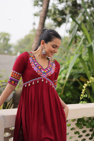 Maroon 14 Kg Rayon Kutchi Gamthi Embroidered Kurti ClothsVilla