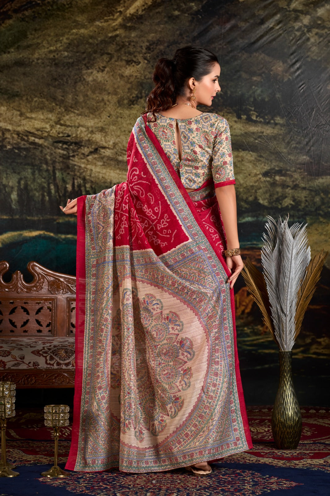Maroon Fusion of Madhubani and Bandhej Green Silk Saree with Unstitched Blouse Secondary image