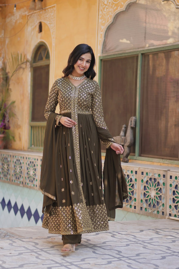 Mehendi Elegant Embroidered Faux Georgette Kurti Set with Pant & Dupatta – Luxe Ethnic Wear