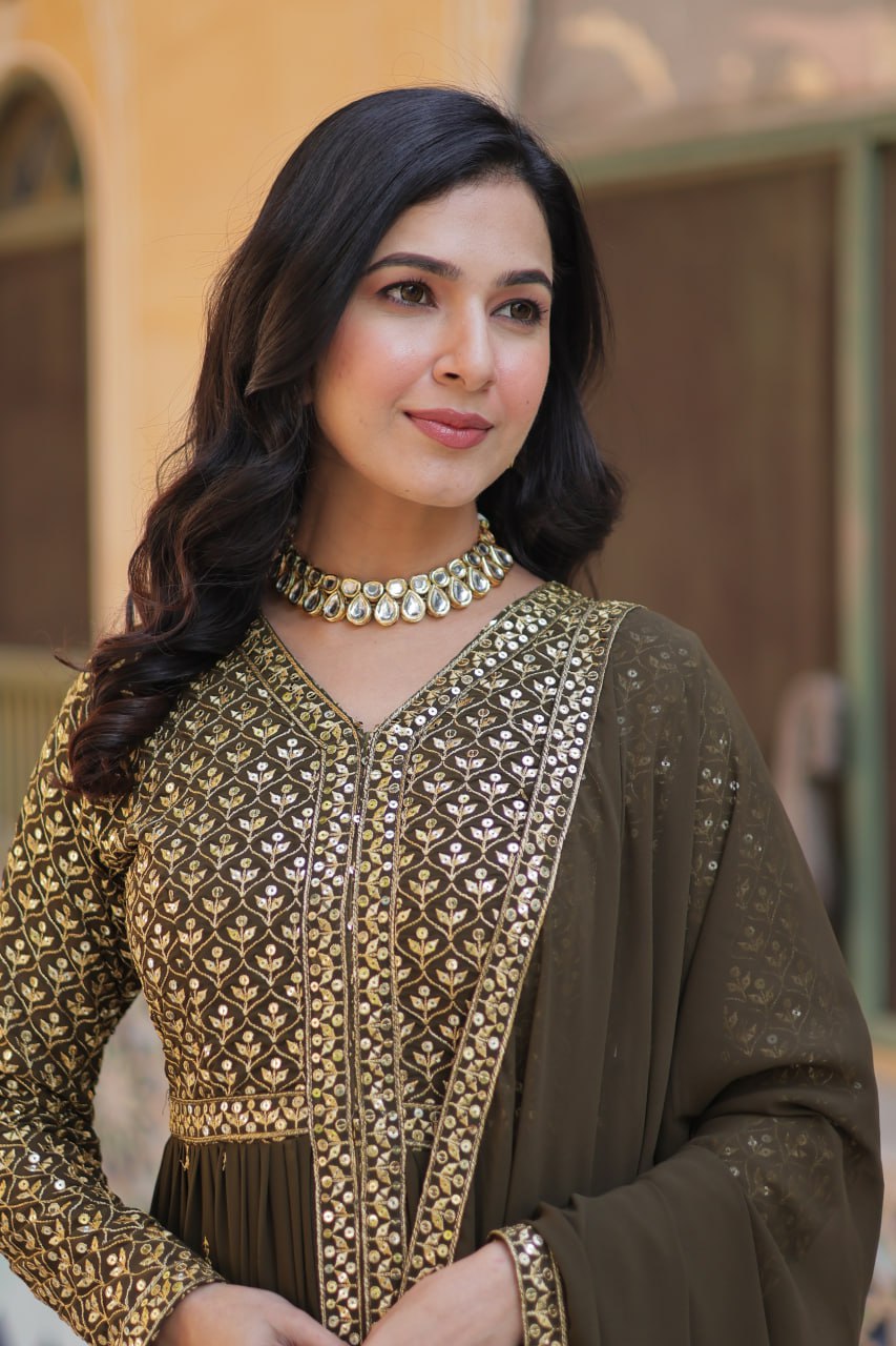 Mehendi Elegant Embroidered Faux Georgette Kurti Set with Pant & Dupatta – Luxe Ethnic Wear