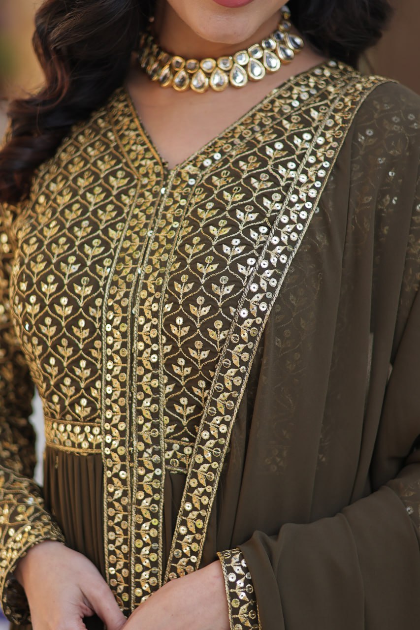 Mehendi Elegant Embroidered Faux Georgette Kurti Set with Pant & Dupatta – Luxe Ethnic Wear