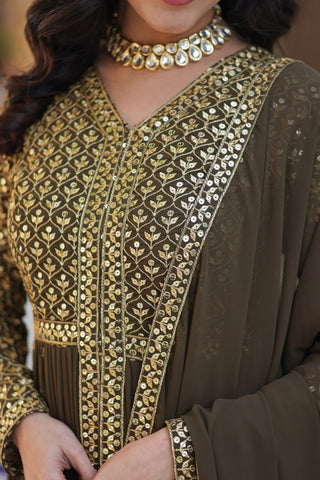 Mehendi Elegant Embroidered Faux Georgette Kurti Set with Pant & Dupatta – Luxe Ethnic Wear