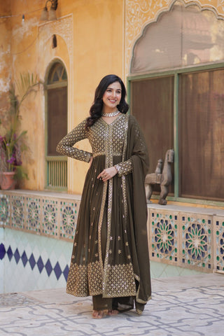 Mehendi Elegant Embroidered Faux Georgette Kurti Set with Pant & Dupatta – Luxe Ethnic Wear