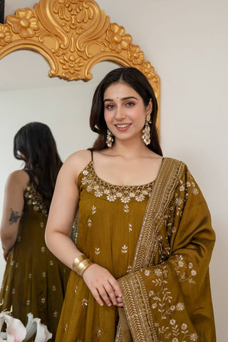 Mehendi Glamorous Silk Gown Set ClothsVilla