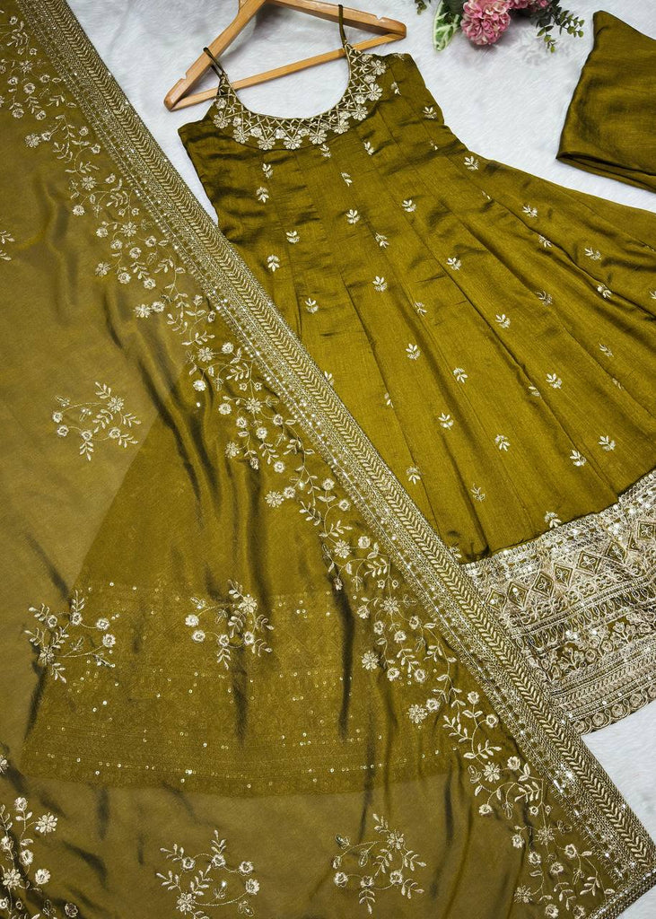 Mehendi Glamorous Silk Gown Set ClothsVilla