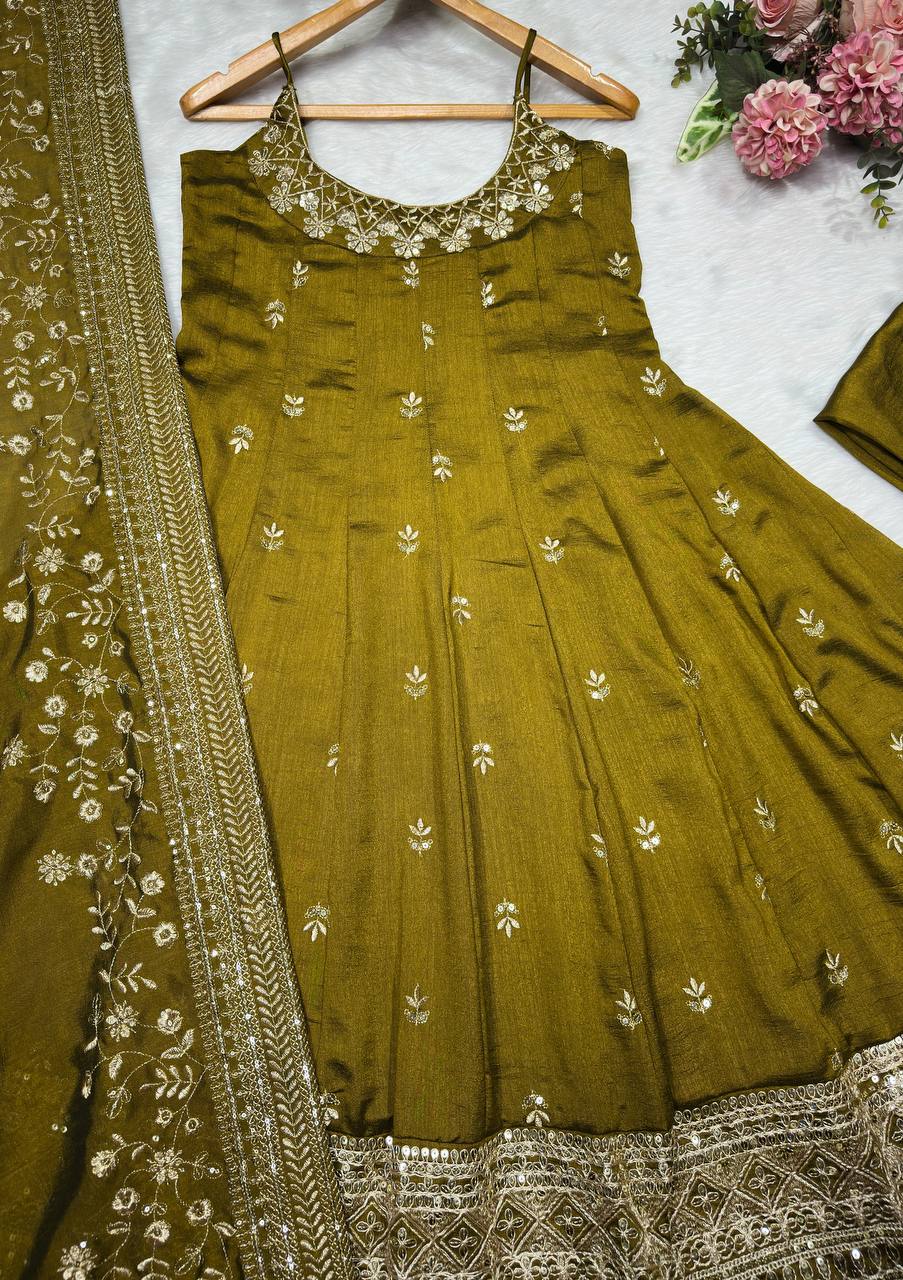 Mehendi Glamorous Silk Gown Set ClothsVilla