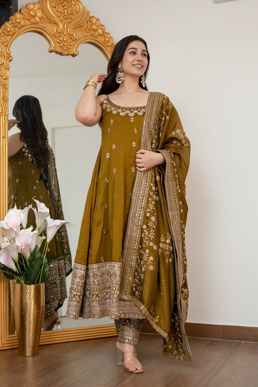 Mehendi Glamorous Silk Gown Set ClothsVilla