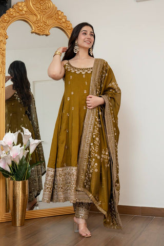 Mehendi Glamorous Silk Gown Set ClothsVilla