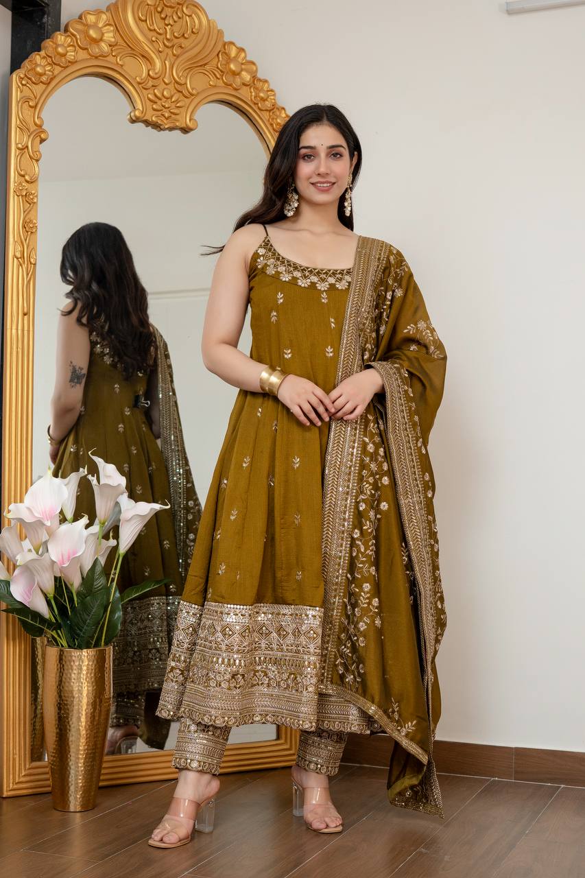 Mehendi Glamorous Silk Gown Set ClothsVilla