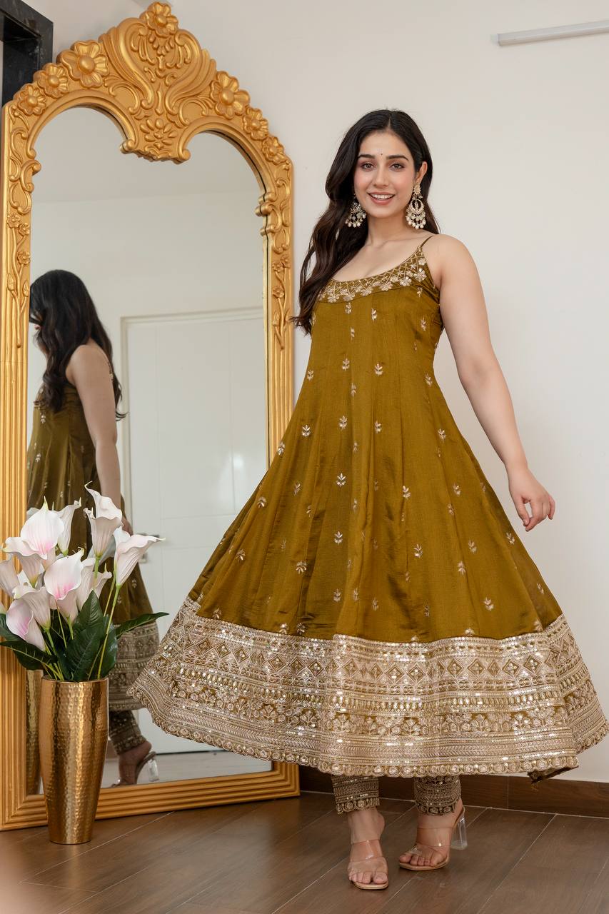 Mehendi Glamorous Silk Gown Set ClothsVilla