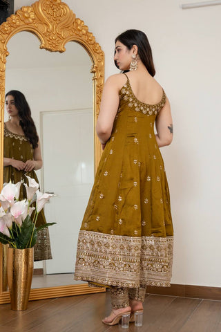 Mehendi Glamorous Silk Gown Set ClothsVilla