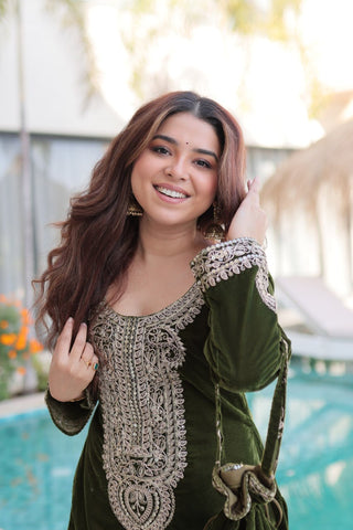 Mehendi Velvet Top Pant Set & Matching Batwa