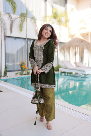 Mehendi Velvet Top Pant Set & Matching Batwa