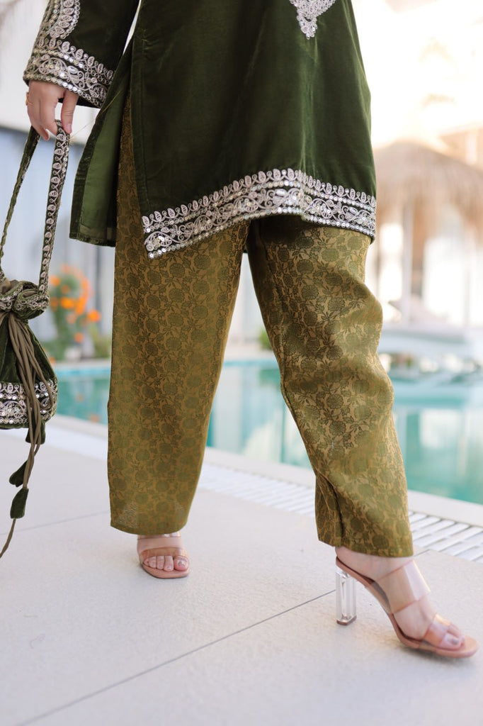 Mehendi Velvet Top Pant Set & Matching Batwa