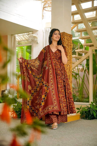 Muslin Digital Print Anarkali Kurti Pant Dupatta Collection Clothsvilla