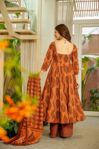 Muslin Digital Print Anarkali Kurti Pant Dupatta Collection Clothsvilla