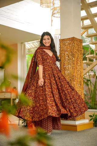 Muslin Digital Print Anarkali Kurti Pant Dupatta Collection Clothsvilla