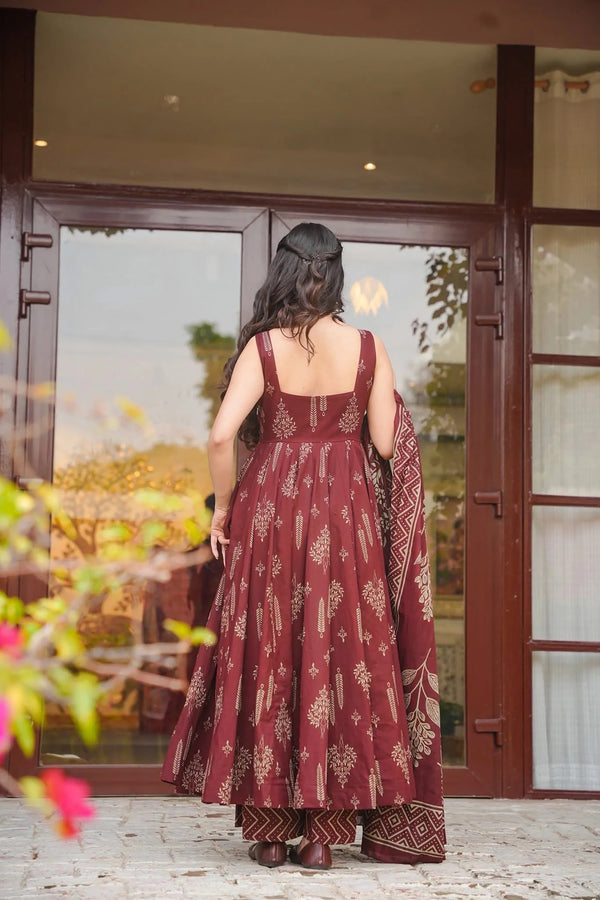 Muslin Digital Print Anarkali Kurti Pant Dupatta Collection Clothsvilla