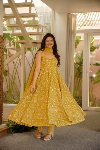 Muslin Digital Print Anarkali Kurti Pant Dupatta Set Clothsvilla
