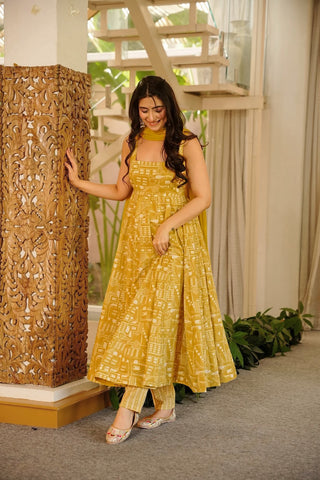 Muslin Digital Print Anarkali Kurti Pant Dupatta Set Clothsvilla