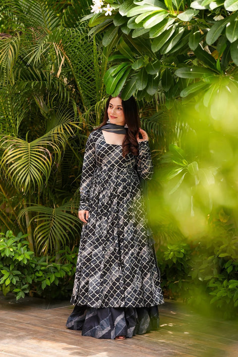 Muslin Digital Print Anarkali Kurti Pant Dupatta Set Clothsvilla Main image