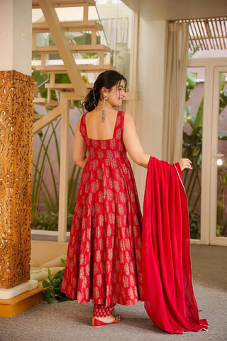 Muslin Digital Print Anarkali Kurti Pant Dupatta Set Clothsvilla