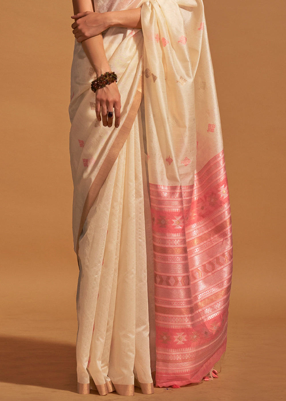 Off White Elegant Banarasi Blended Silk Saree with Intricate Timeless Design – Ideal for Grand Occasions ClothsVilla