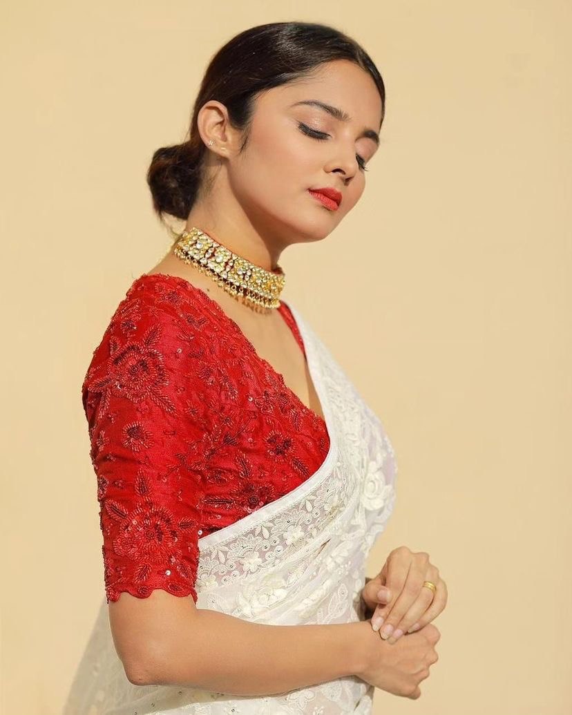 Off White Eye-Catching Bollywood Elegance: Rangoli Silk Saree with Sequined Blouse ClothsVilla