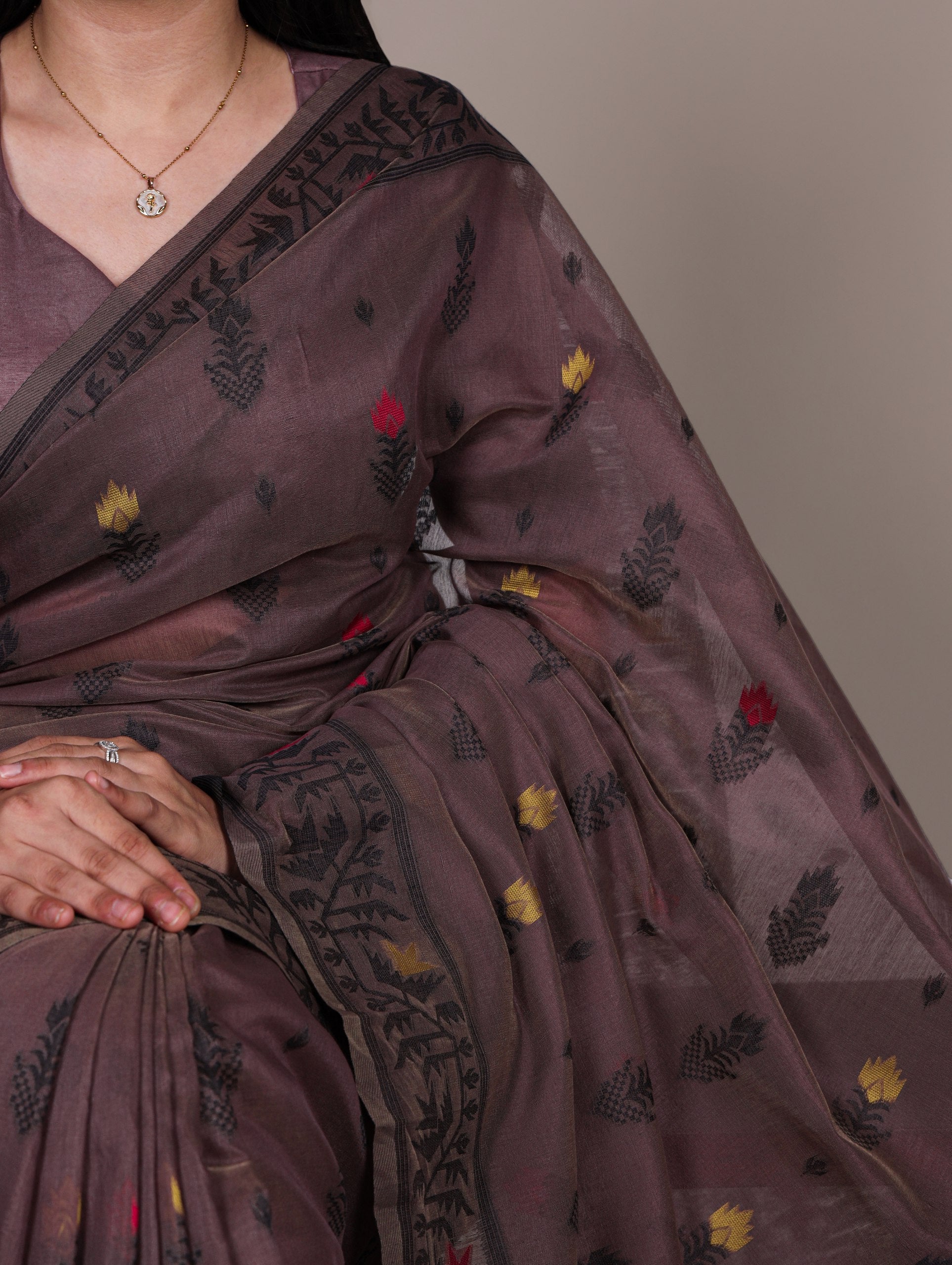 Onion Elegant Poly Cotton Thread-Weaving Saree with Matching Unstitched Blouse – Lightweight Traditional Daily & Festive Wear Secondary image