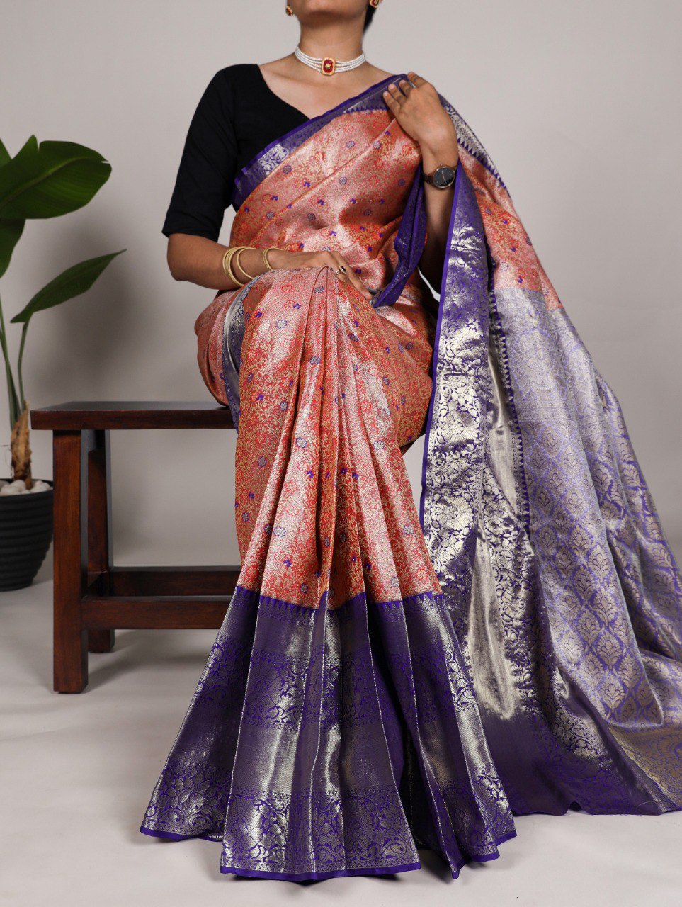 Orange Jacquard Silk Saree with Exquisite Zari Weaving – Perfect for Elegant Occasions