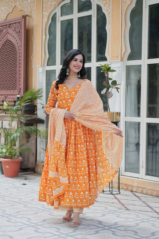 Orange Pure Elegance – Cotton 3-Piece Set ClothsVilla
