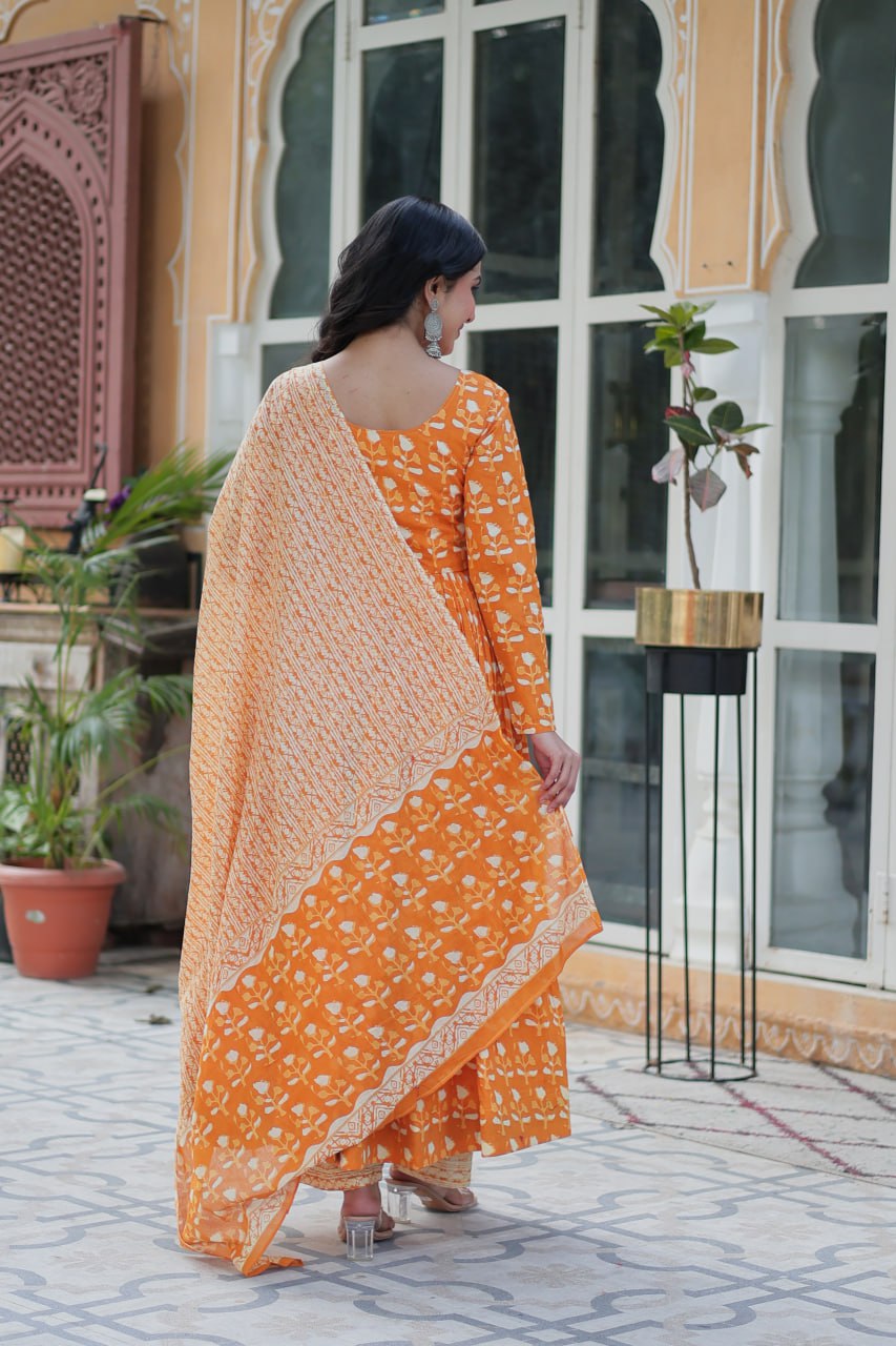 Orange Pure Elegance – Cotton 3-Piece Set ClothsVilla