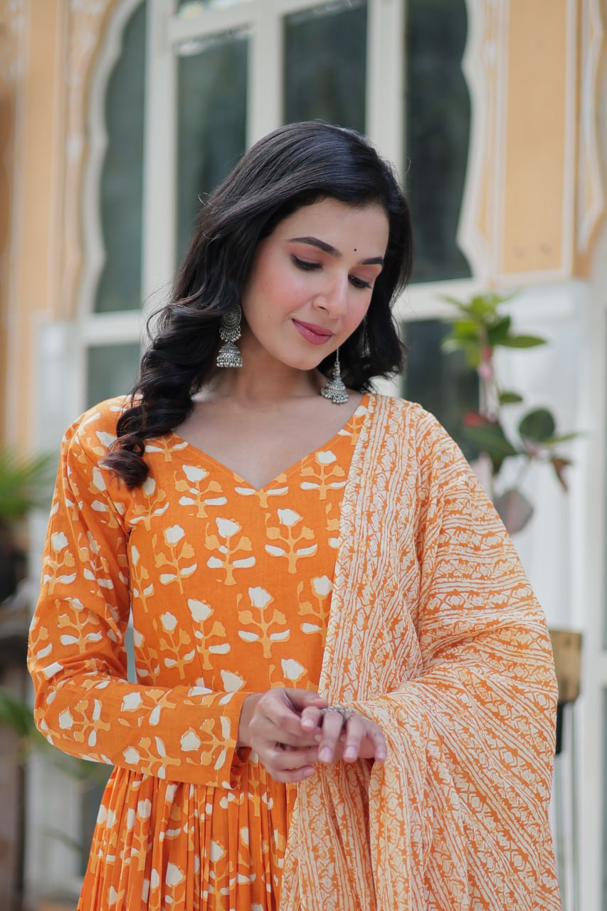 Orange Pure Elegance – Cotton 3-Piece Set ClothsVilla