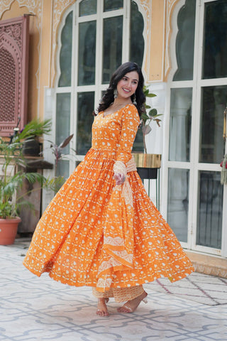 Orange Pure Elegance – Cotton 3-Piece Set ClothsVilla