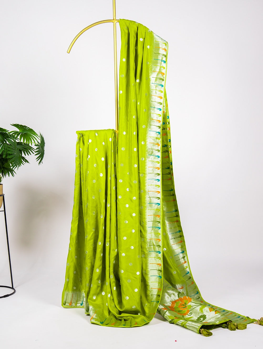 Parrot Color Zari Weaving Work Pure Viscose Saree Clothsvilla