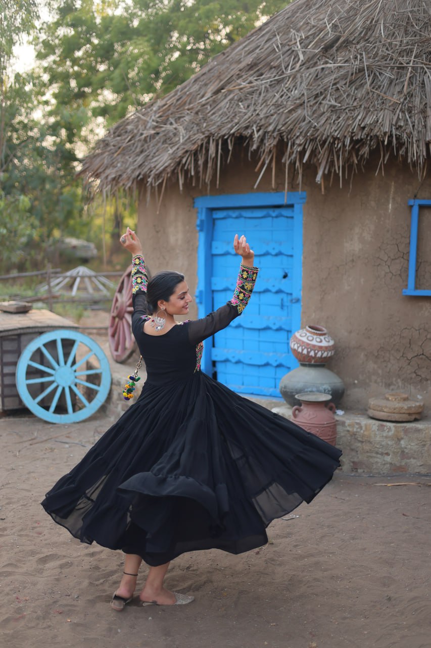 Black Elegant Faux Blooming Gown with Kutchi Gamthi Work Clothsvilla