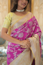 Load image into Gallery viewer, Purple Traditional Kanjivaram Silk Saree with Zari Weaving ClothsVilla