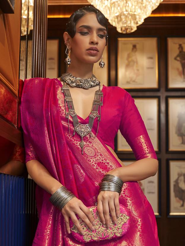 Pink Elegant Banarasi Silk Blend Saree with Unstitched Blouse Piece Secondary image