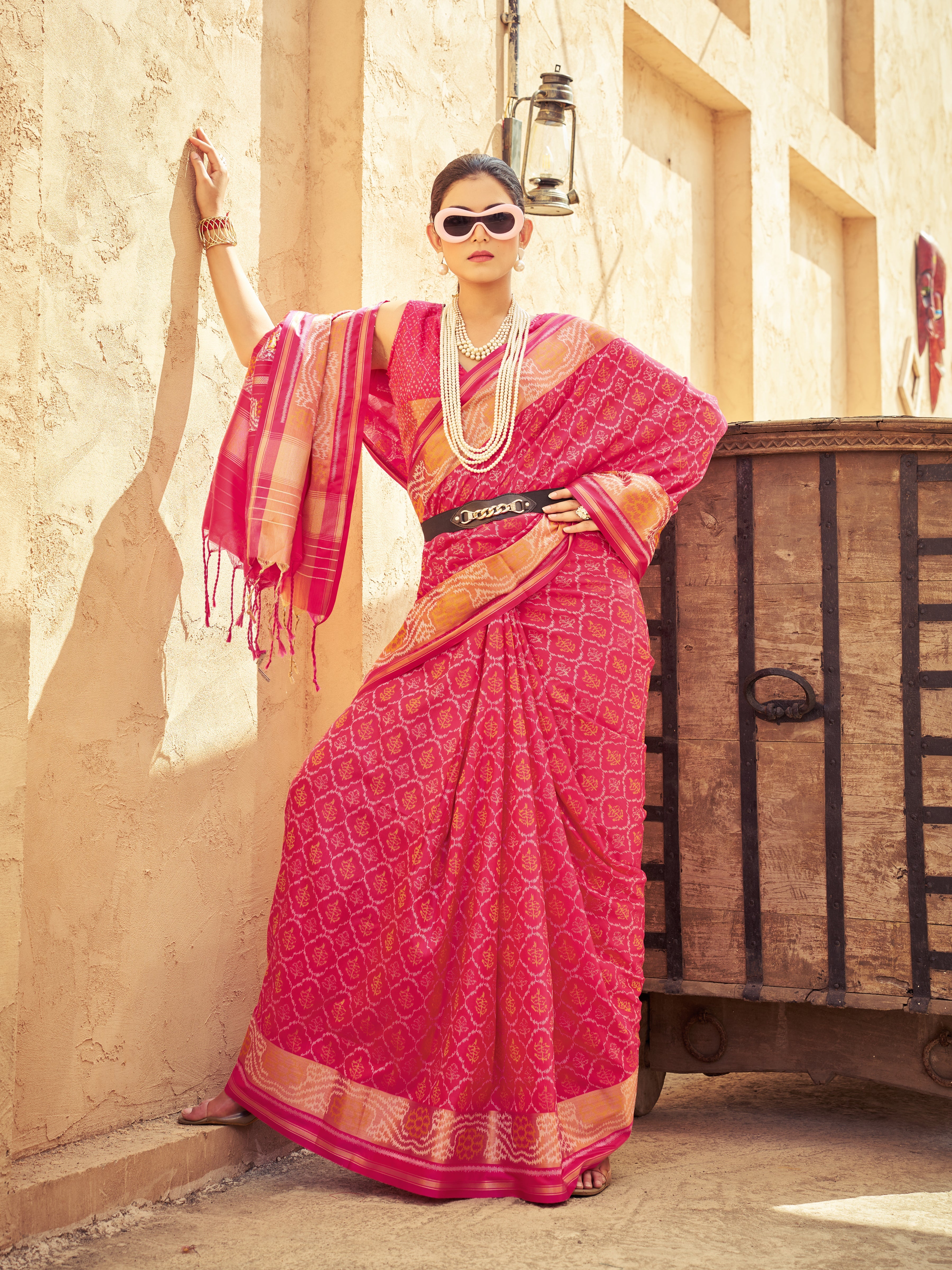 Pink Elegant Cotton Blend Saree Daily Wear Secondary image