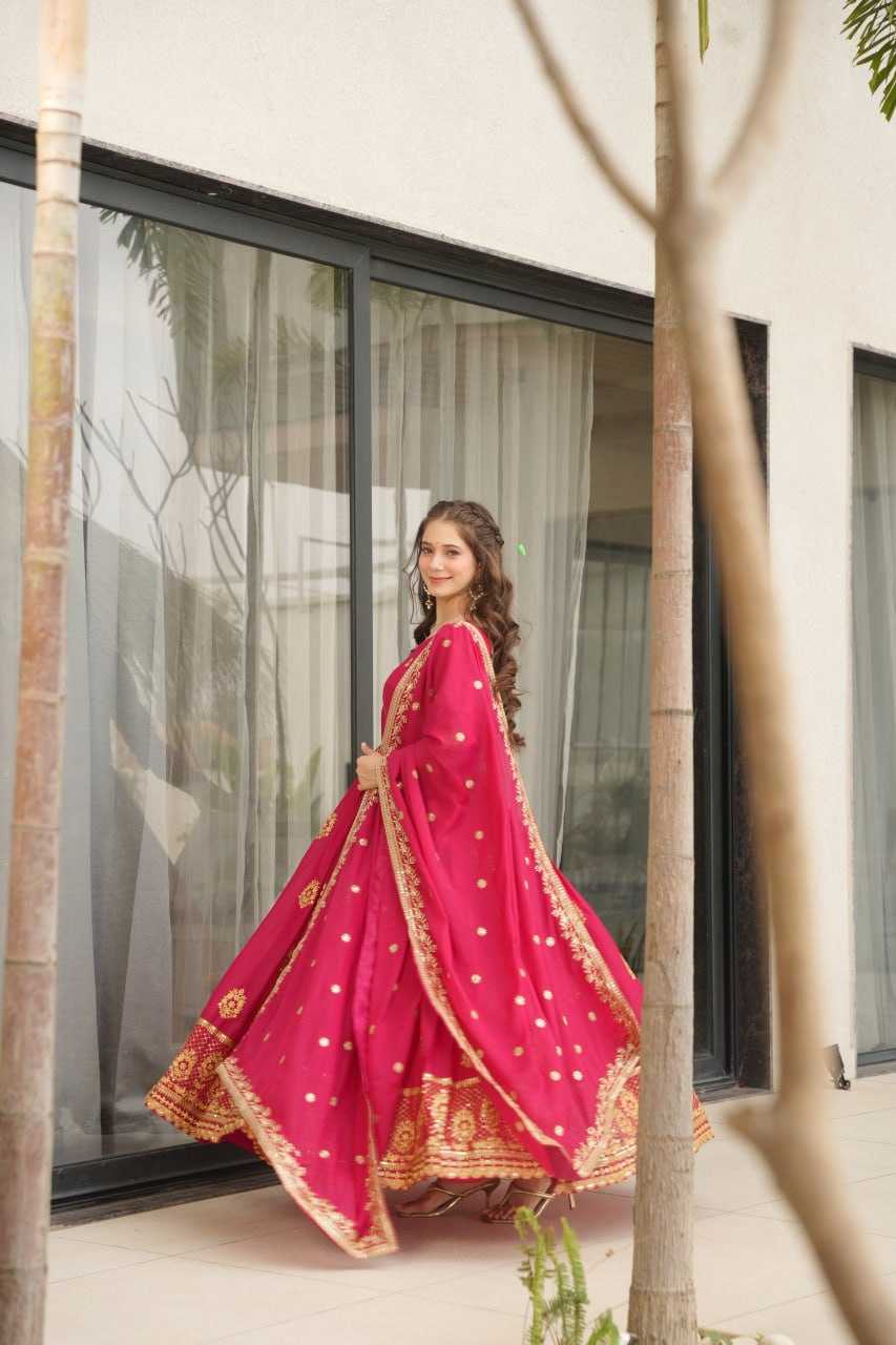 Pink Elegant Embroidered Star Georgette Gown with Dupatta – Full Sleeve, Pan Neck, Zari & Sequin Work Clothsvilla