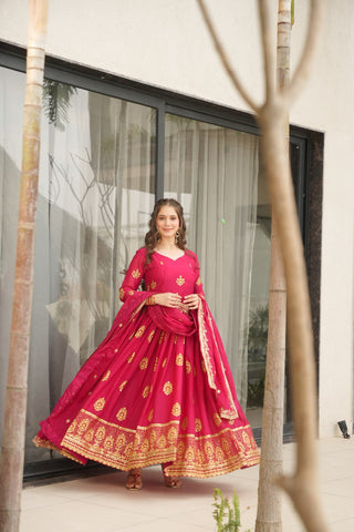 Pink Elegant Embroidered Star Georgette Gown with Dupatta – Full Sleeve, Pan Neck, Zari & Sequin Work Clothsvilla