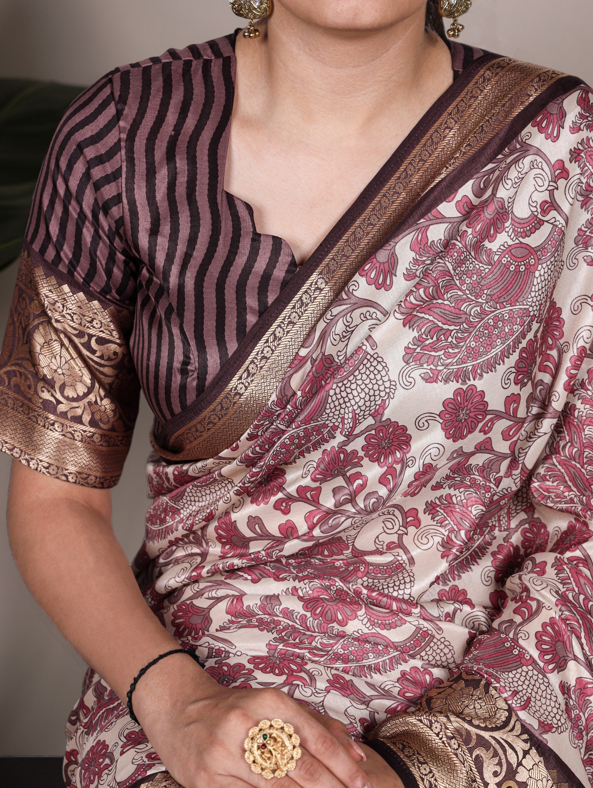 Pink Elegant Tasar Silk Printed Saree with Viscose Border & Unstitched Blouse – 5.5 Meter Traditional Silk Saree Secondary image